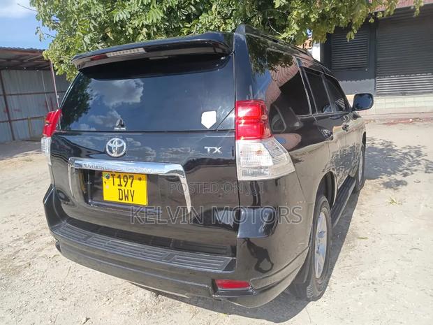 Toyota Land Cruiser Prado 2011 Black