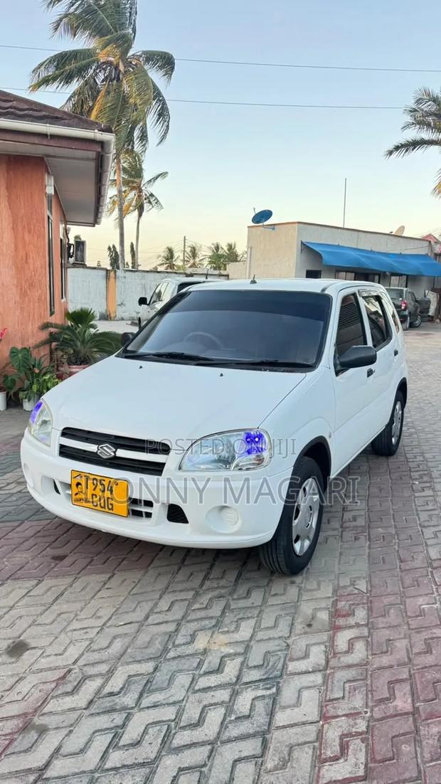 Suzuki Swift 2004 White