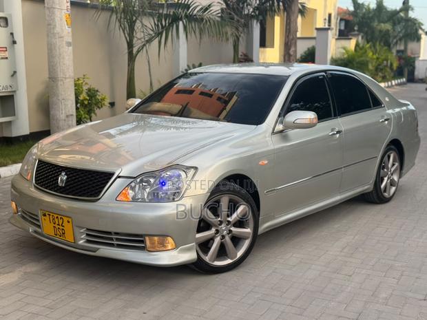 Toyota Crown 2006 Silver