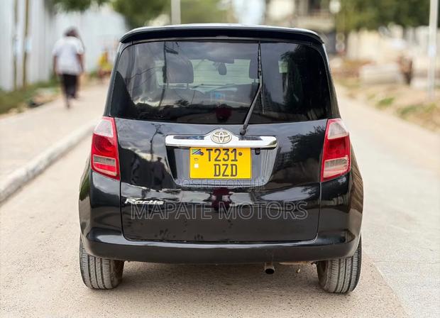 Toyota Ractis 1.5 AWD 2006 Black