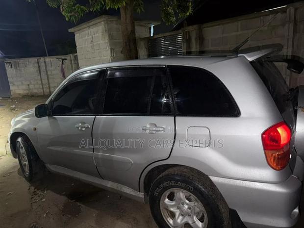 Toyota RAV4 2001