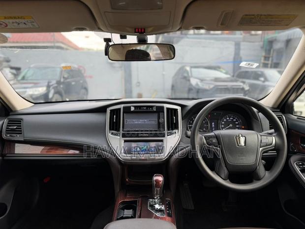 Toyota Crown 2014 Black