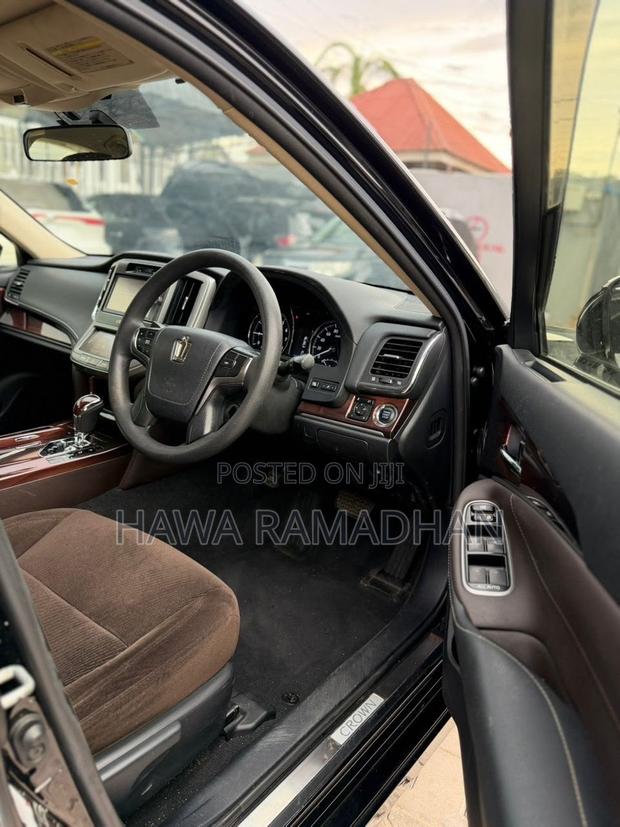 Toyota Crown 2014 Black