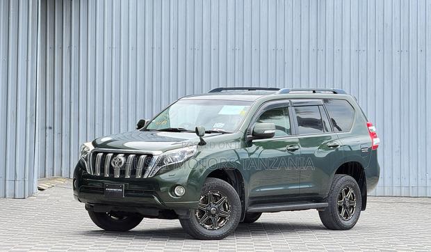 Toyota Land Cruiser Prado 2016 Green