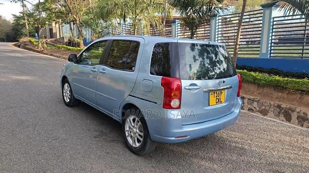 Toyota Raum 2004 Blue