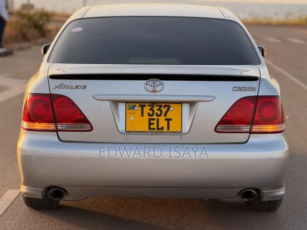 Toyota Crown 2004 Silver