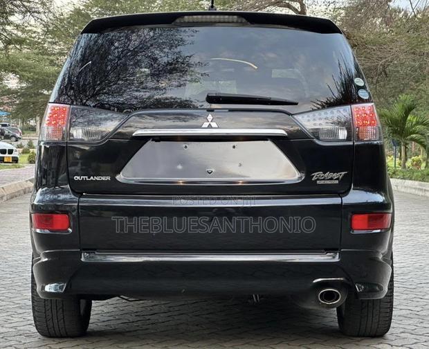 Mitsubishi Outlander 2011 Black