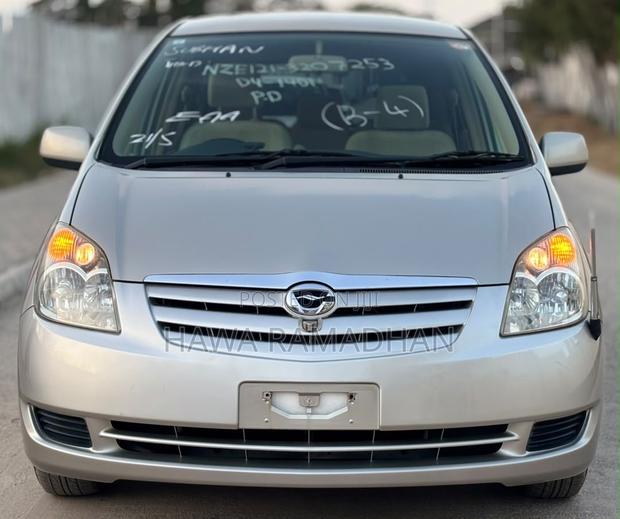 Toyota Corolla Spacio 2004 Silver