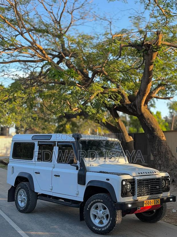 Land Rover Defender 2014 White