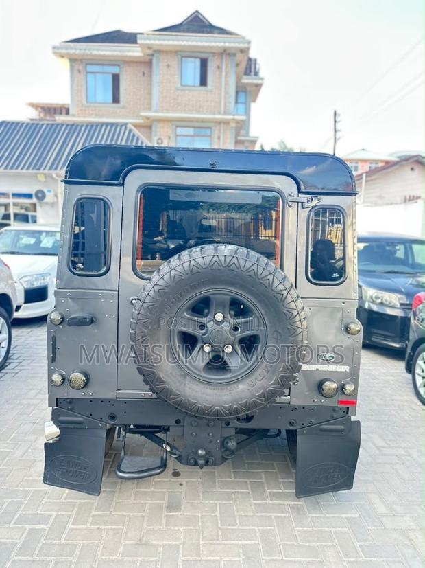 Land Rover Defender 2015 Gray