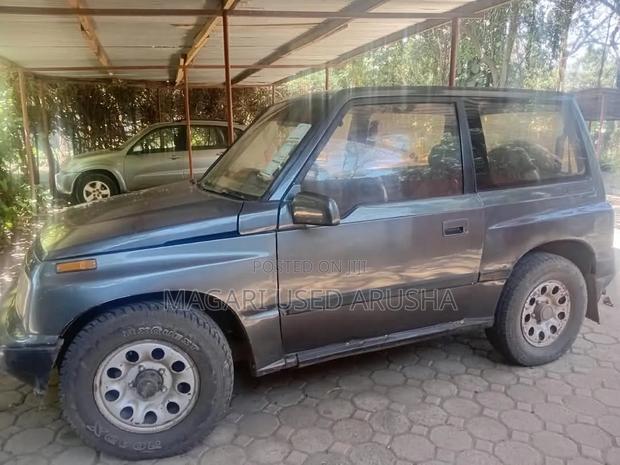 Suzuki Escudo 1999 Black