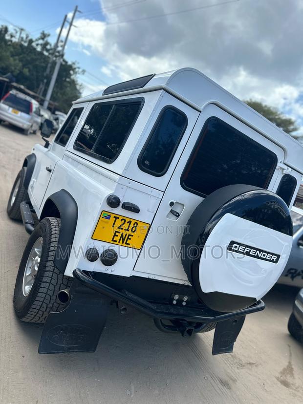 Land Rover Defender 2015 Off white