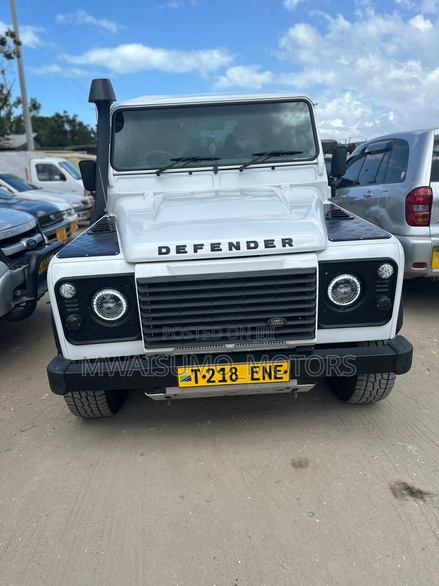 Land Rover Defender 2015 Off white
