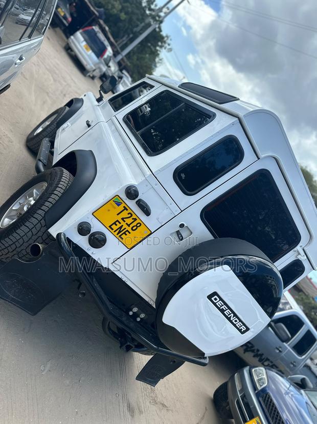 Land Rover Defender 2015 Off white