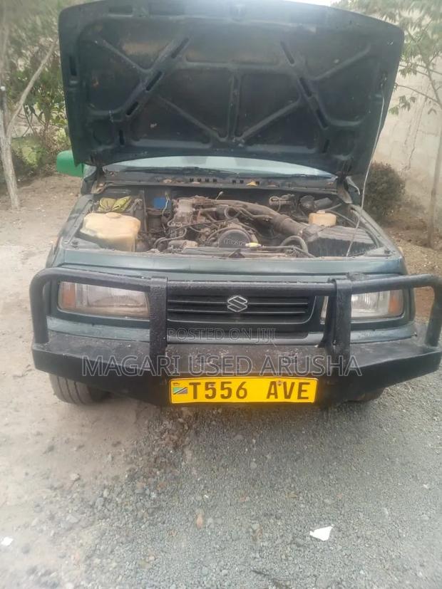 Suzuki Escudo 1998 Black