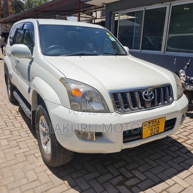 Toyota Land Cruiser Prado 2007 White