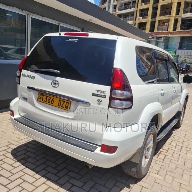 Toyota Land Cruiser Prado 2007 White