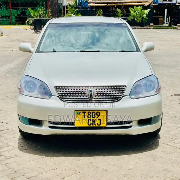 Toyota Mark II 2004 Silver