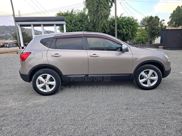 Nissan Dualis 2008 Gold