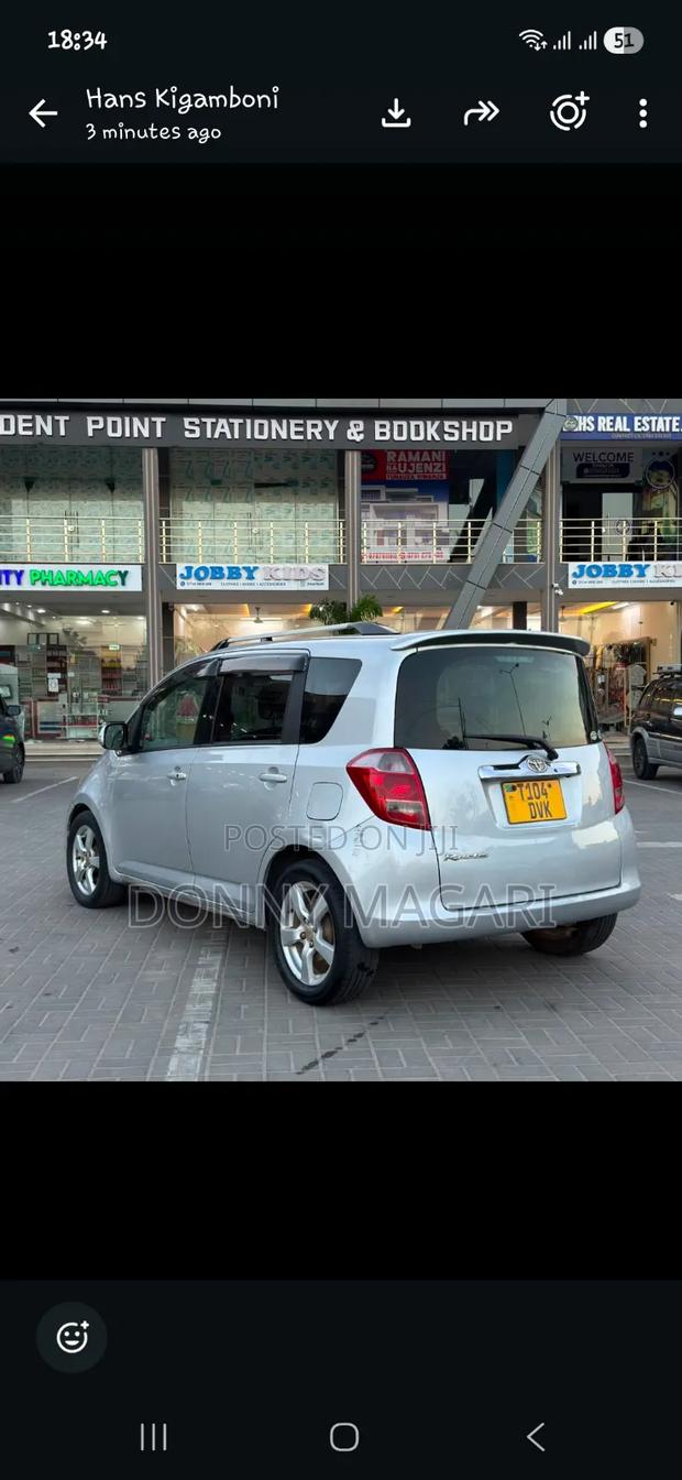 Toyota Ractis 2009 Silver