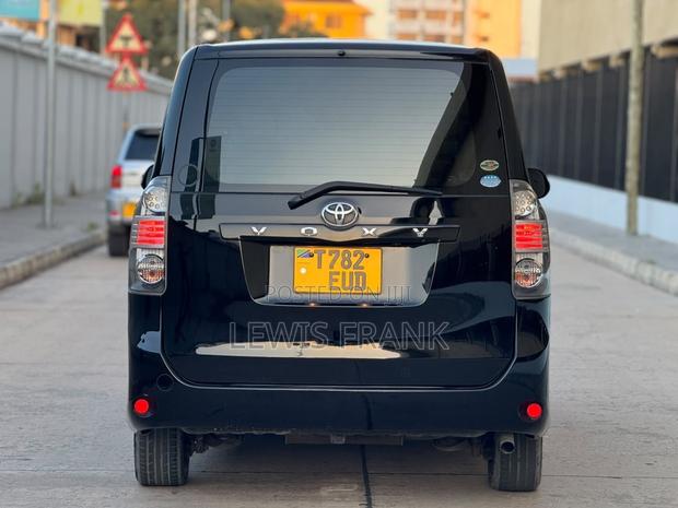 Toyota Noah 2008 Black