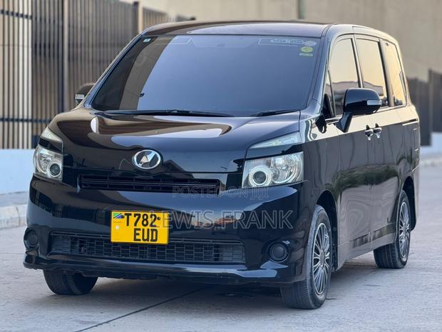 Toyota Noah 2008 Black