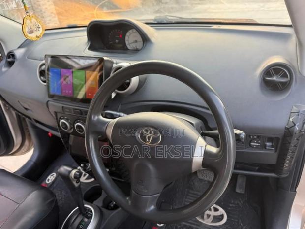 Toyota IST 2004 Silver