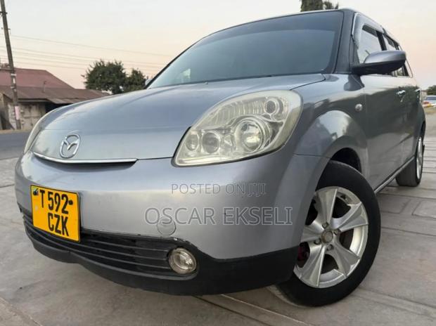 Mazda Verisa 2005 Gray