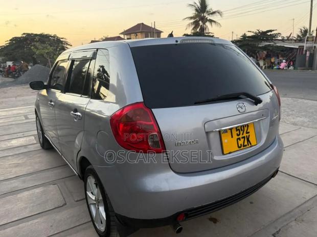 Mazda Verisa 2005 Gray