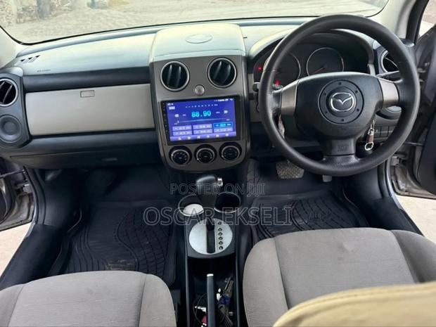 Mazda Verisa 2005 Gray