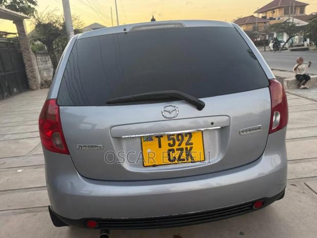 Mazda Verisa 2005 Gray