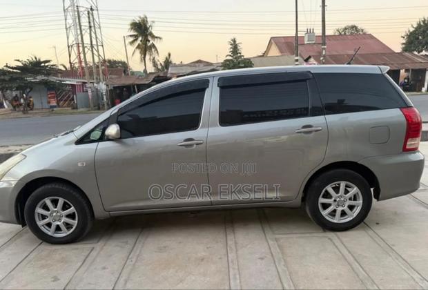 Toyota Wish 2007 Gray