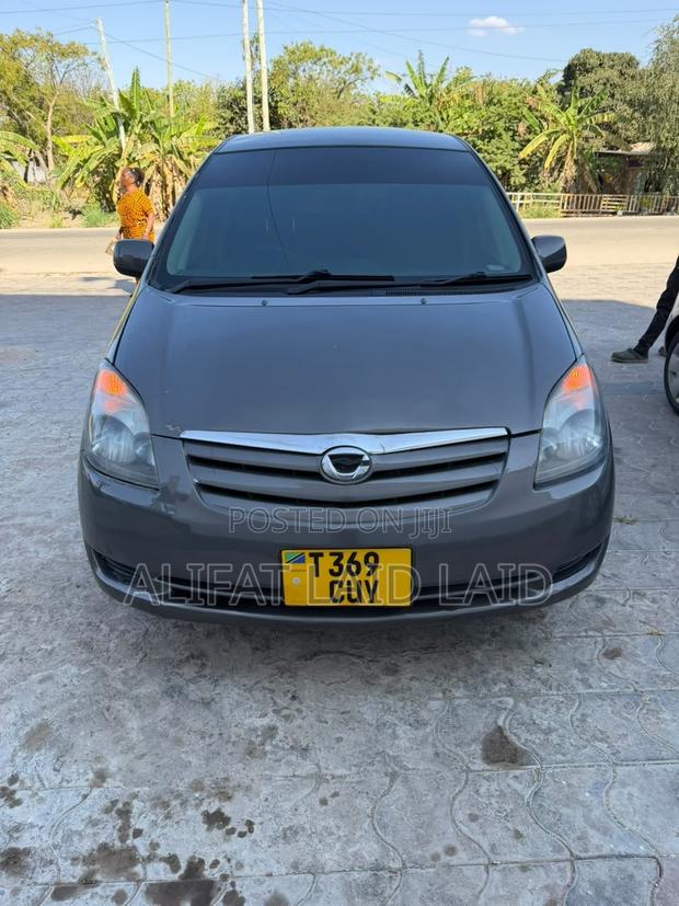Toyota Corolla Spacio 2004 Gray