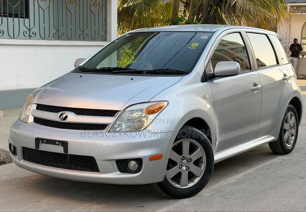 Toyota IST 2006 Silver