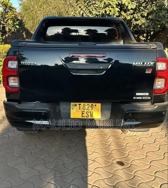 Toyota Hilux 2023 Black