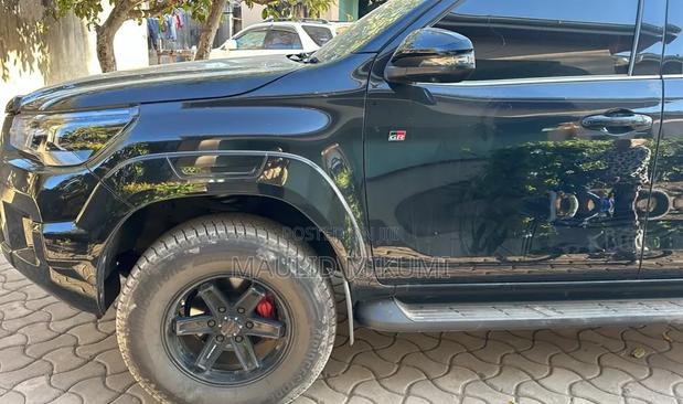 Toyota Hilux 2023 Black