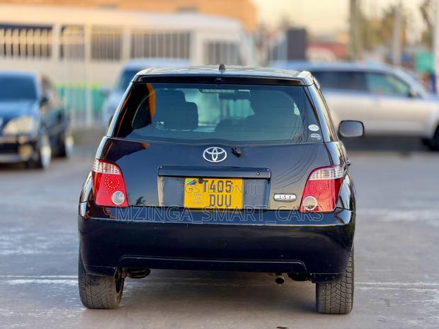 Toyota IST 2006 Black