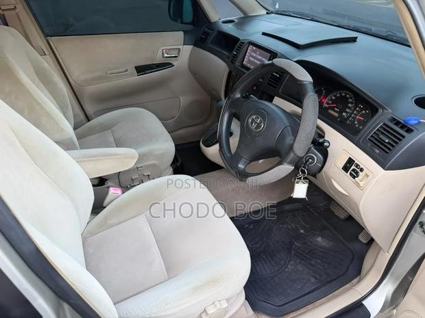 Toyota Corolla Spacio 2005 Gold