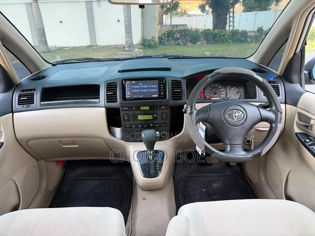Toyota Corolla Spacio 2005 Gold