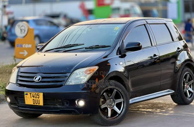 Toyota IST 2005 Black