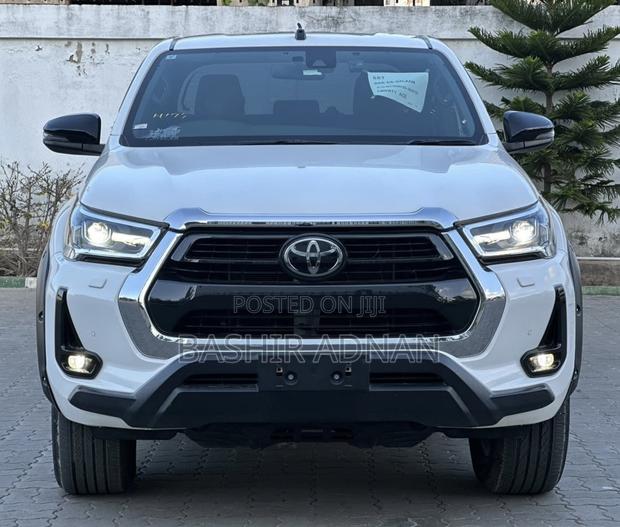 Toyota Hilux Revo Double Cab Deisel 2.4 AWD 2022 Pearl