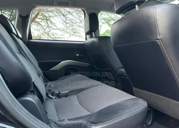Mitsubishi Outlander 2010 Black