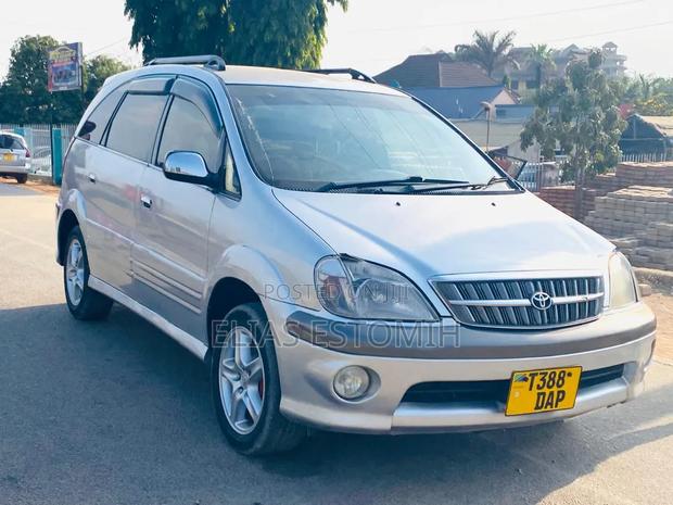 Toyota Nadia 2.0 150hp FWD 2000 Silver