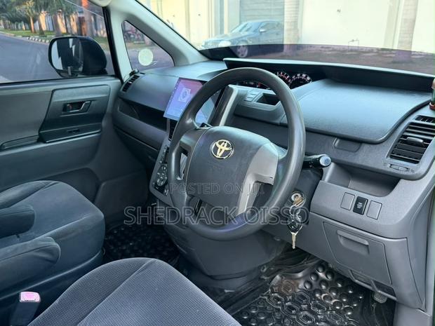 Toyota Noah 2009 Black