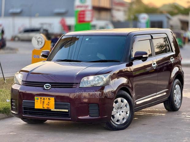 Toyota Corolla Rumion 2010 Burgundy