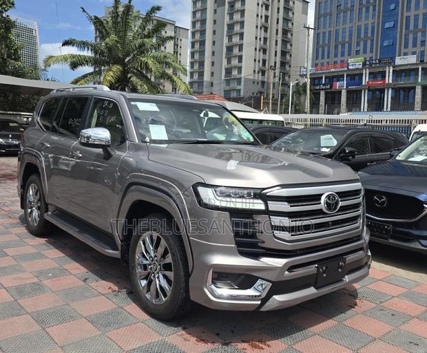New Toyota Land Cruiser 2025 Beige