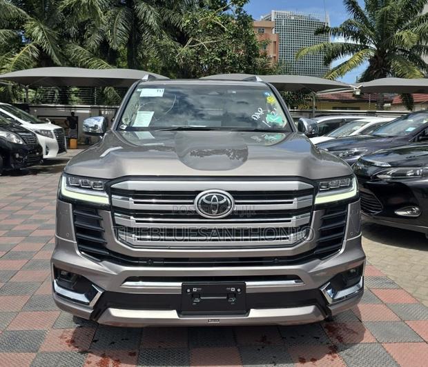 New Toyota Land Cruiser 2025 Beige
