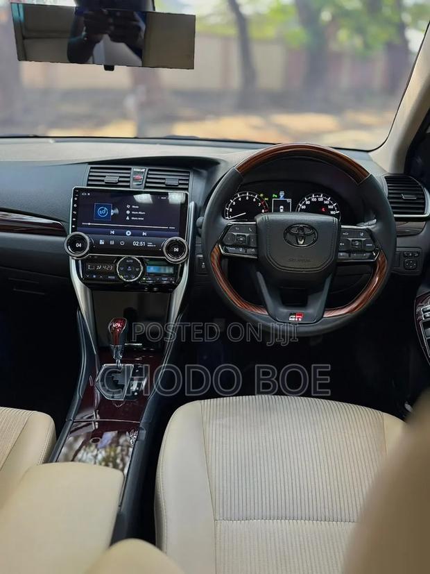 Toyota Premio 2017 Pearl