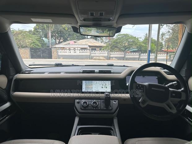Land Rover Defender 2022 Silver