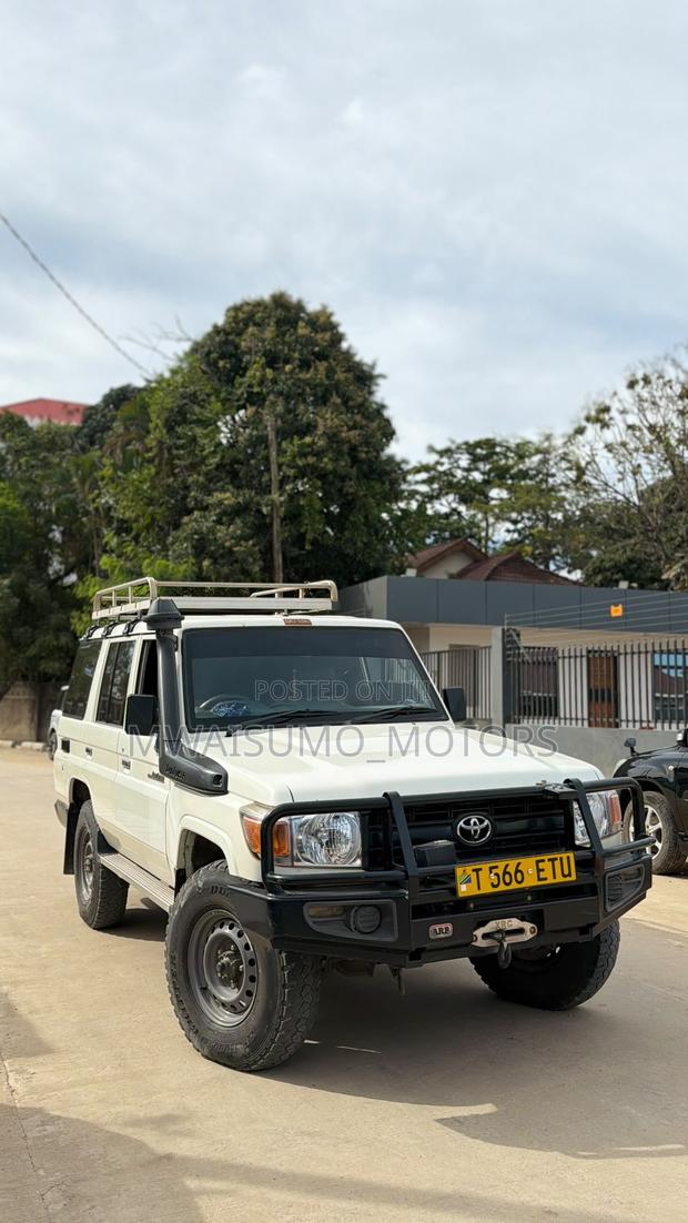 Toyota Land Cruiser 2020 White